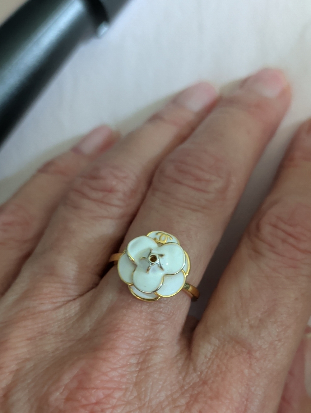 Gold & White Flower Ring - Women's Fashion Ring